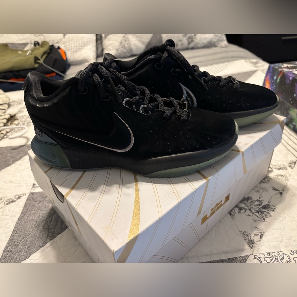 LeBron XXI (GS) - Picture 5 of 8